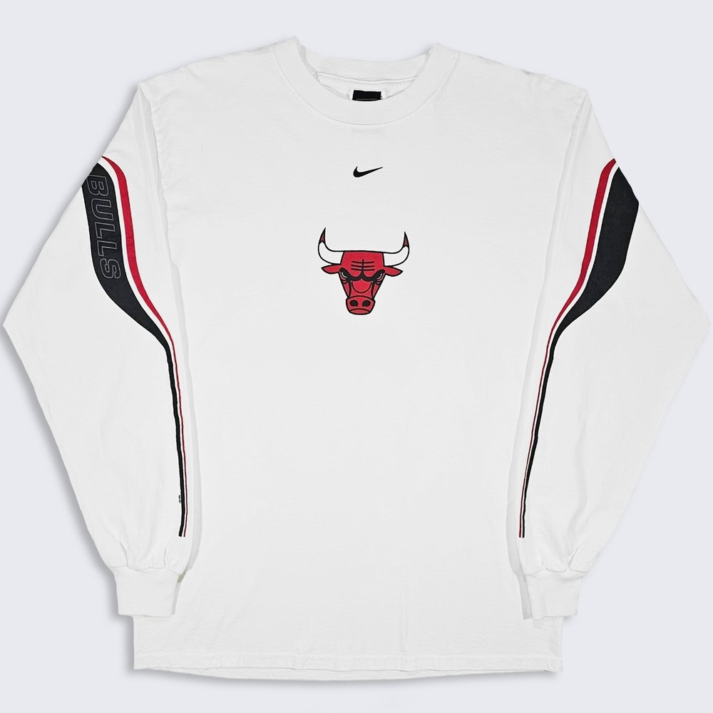 Chicago Bulls Vintage 90s Nike Center Swoosh Long Sleeve T-Shirt
